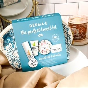 DERMA•E The perfect travel kit
